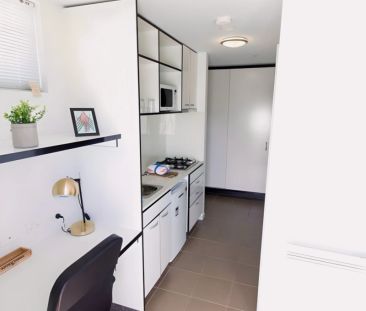 Medium 1 Bedroom with balcony style 3 - Photo 4