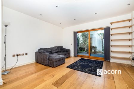 Queen Annes Square, London, SE1 - Photo 3