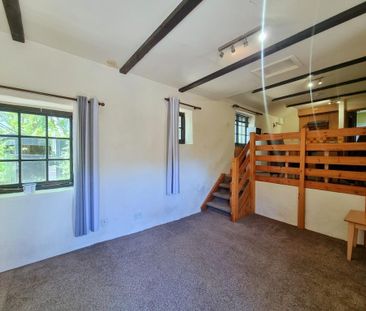 2 bedroom barn conversion to rent - Photo 2
