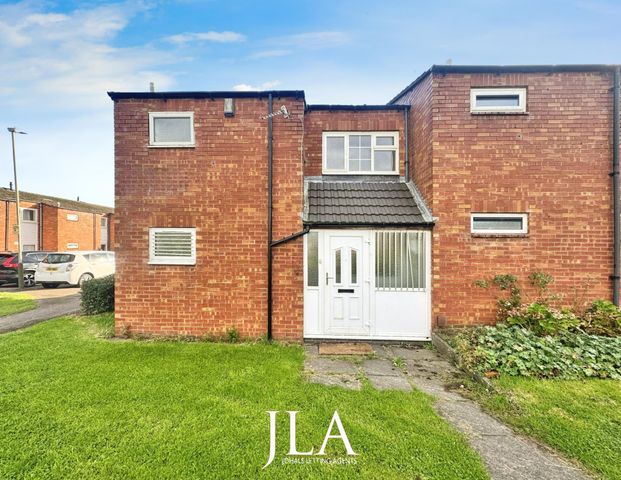 3 bed terraced house to rent in Langley Walk, Leicester - Photo 1