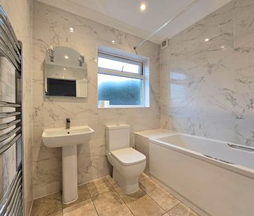 3 bedroom semi-detached house to rent - Photo 6