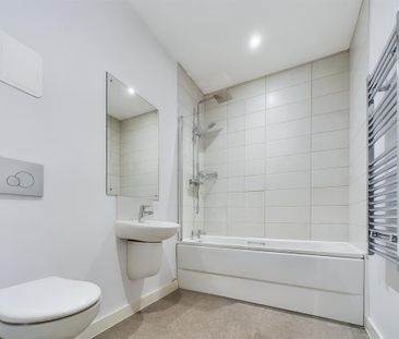 2 bedroom flat to rent - Photo 6