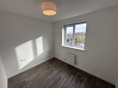 3 bedroom semi-detached house to rent - Photo 5