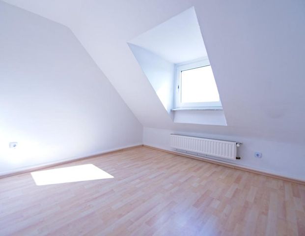 DG Wohnung mit 50qm und 2 Schlafz. renoviert - Foto 1