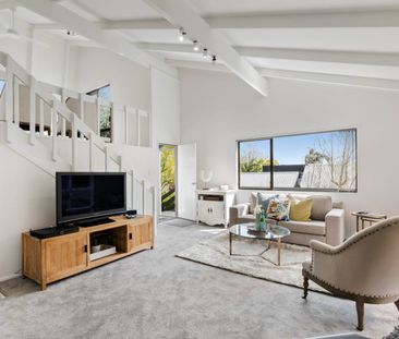 4 Bedroom Gorgeous Family Home Plus Sleep out in Eastern Beach - Photo 1