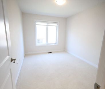 For Lease - 415 Wheat Boom Drive, Oakville, Ontario - Photo 4