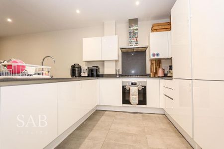 5 bedroom terraced house to rent - Photo 4