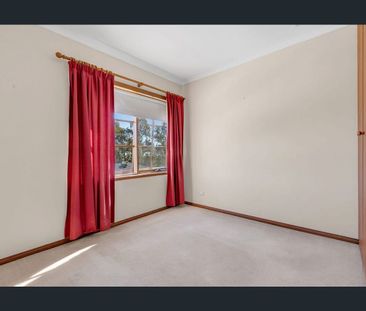A Generous Family Home! - Photo 5