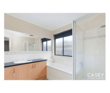Spacious Family Living in Henty Park Estate - Photo 5