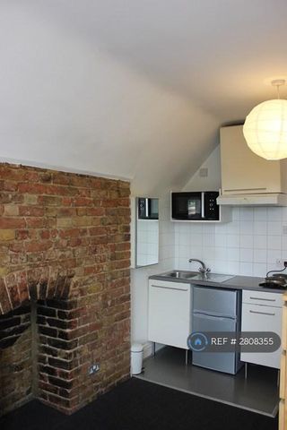 1 bedroom in a house share to rent - Photo 5