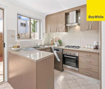 FRESHLY UPDATED 3-BEDROOM TOWNHOUSE IN THE HEART OF LIDCOMBE - Photo 4