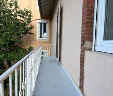 APPARTEMENT T2 A LOUER A LE COTEAU - AVENUE DE LA LIBERATION - Photo 1