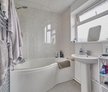 3 bedroom detached house to rent - Photo 5