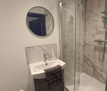 1 bedroom in a house share to rent - Photo 3