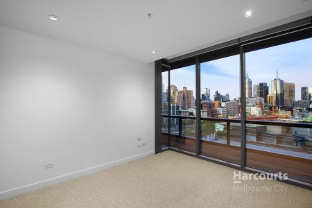 Prestige & Position: Unrivalled City-Edge Lifestyle - Photo 2