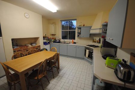 27 St Michaels Road, Leeds, LS6 3BG - Photo 3