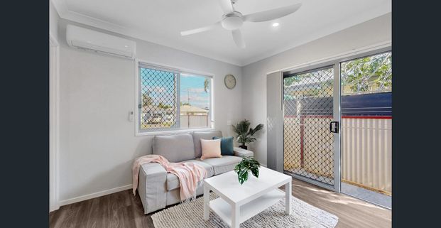 33 Berrimilla St, Manly West, Qld 4179 - Photo 1