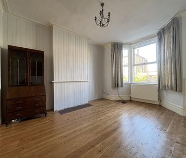 3 bedroom house - semi-detached - Photo 4