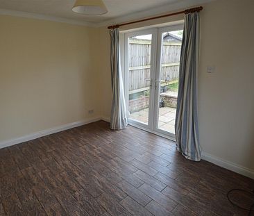 Meadowbank, Lydney - Photo 1