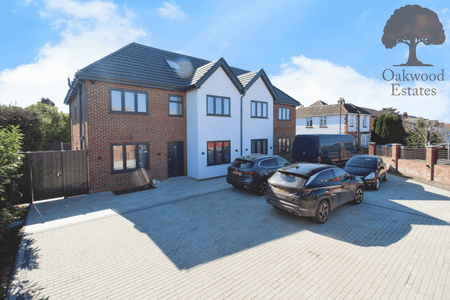 7 bed semi-detached house to rent in Langley Road, Langley, SL3 - Photo 4