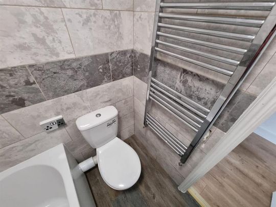 2 bedroom property to rent - Photo 1