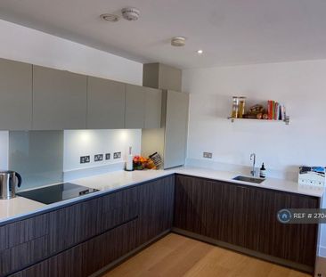 2 bedroom flat to rent - Photo 4