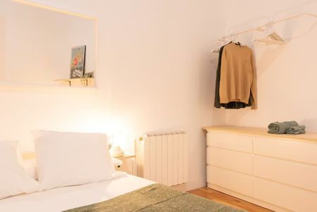 Carrer Gran de Gràcia, Barcelona, Catalonia 08012 - Foto 2