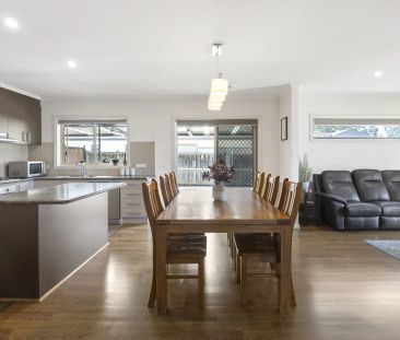 Beautiful Family home for rent in prime location! - Photo 1