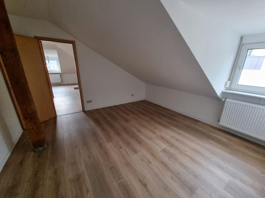 Trier-Süd: gemütliche Dachgeschosswohnung mit 39 m² Wfl. in zentraler Lage - Photo 1