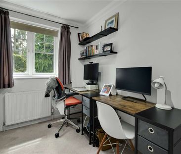 Nestled in a quiet cul-de-sac just off Westcar Lane, this beautiful... - Photo 6