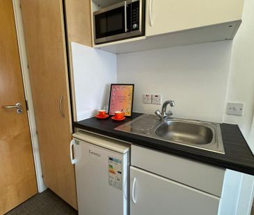 Studio to rent - Photo 6