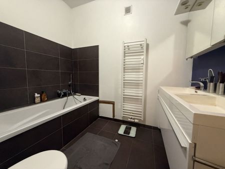 Uccle centre - Apt 3ch + Terr + Parking. Vue imprenable ! - Uccle - Photo 3
