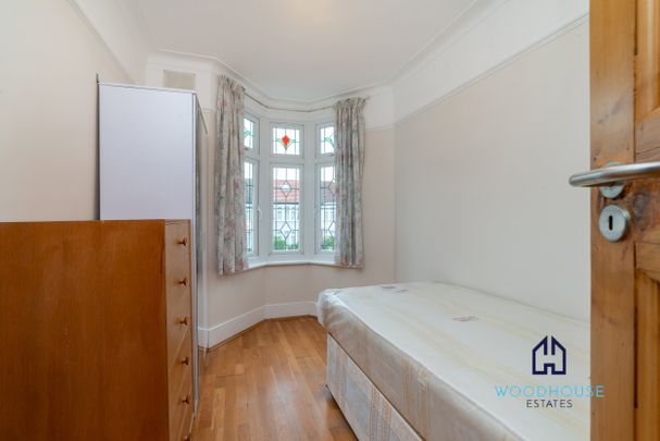 Upsdell Avenue, London, N13 - Three Bedroom House To Rent - £565pw / £2,450pcm - Photo 1