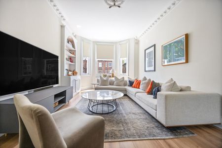 Adamson Road, Belsize Park, London - Photo 3