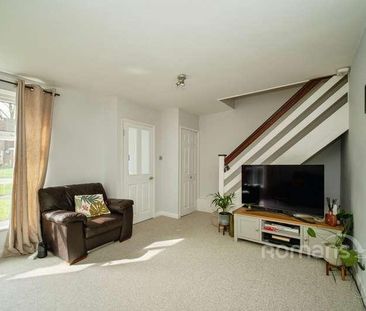 Valroy Close, Camberley, Surrey, GU15 - Photo 2