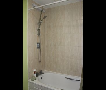 2 Bed Flat, Evelyn Street, SE8 - Photo 6