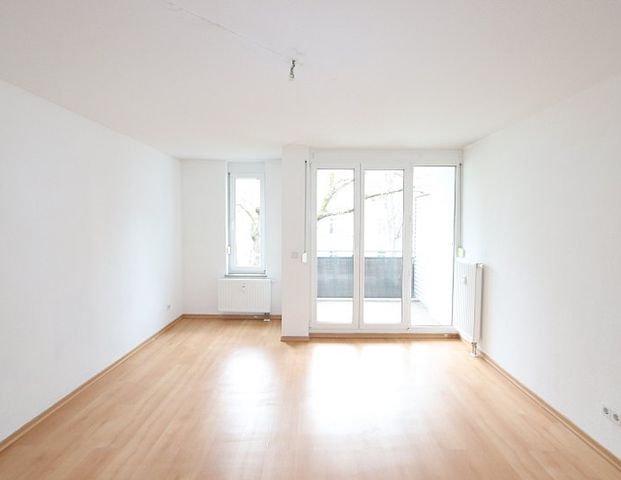 BALKON, TIEFGARAGE, AUFZUG, BARRIEREARM, ... - Photo 1