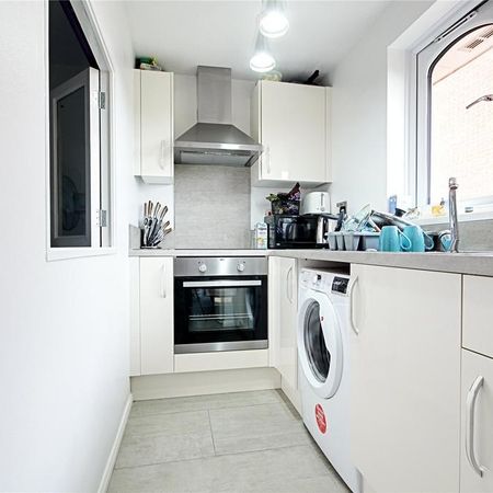 1 bedroom flat to rent - Photo 3