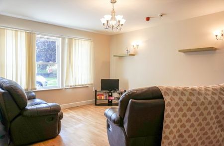 2 Bedrooms Broomfield Crescent - Photo 3