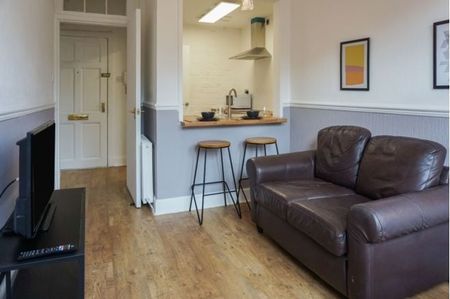 1 Bed Flat, Kildonan Drive, G11 - Photo 2