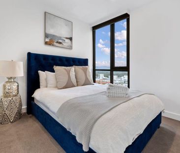 Modern Two-Bedroom Apartment with Exceptional Amenities in the Hear... - Photo 4