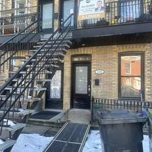 Charme Et Praticité – 3 ½ Rénové Avec él - Photo 2
