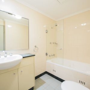 SPACIOUS APARTMENT WITH OVER-SIZED BALCONY! - Photo 2