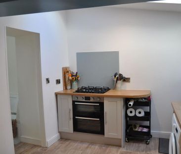 2 bedroom terraced house to rent - Photo 3