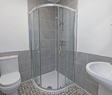 4 bedroom semi-detached house to rent - Photo 4