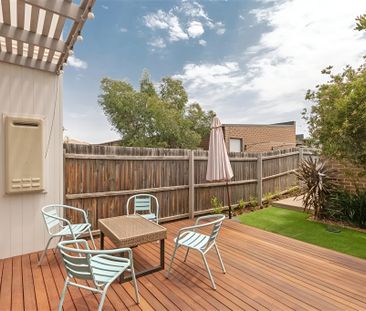 10 Petherick Street, Franklin ACT 2913 - Townhouse For Rent | Domain - Photo 5
