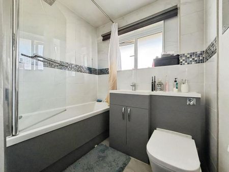 2 bedroom maisonette to rent - Photo 5