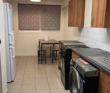 2 Bed Maisonette, Lulworth Court, N1 - Photo 5