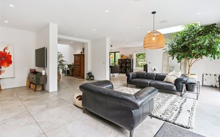 Burhill, Walton-on-Thames, Surrey, KT12 - Photo 3