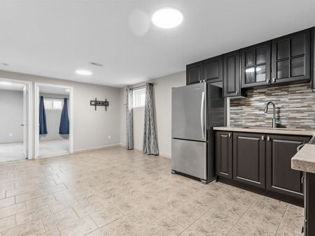 For Lease - 4 Hisey [Basement] Crescent, Toronto, Ontario - Photo 4